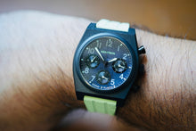 Load image into Gallery viewer, Armitron Wave