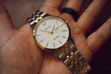 Load image into Gallery viewer, Bulova 98C130 Day Date