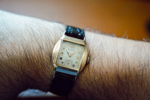 Load image into Gallery viewer, Benrus Prism Case