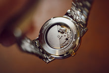 Load image into Gallery viewer, Bulova 98C130 Day Date