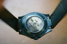 Load image into Gallery viewer, Boldr SAFARI VOGELKOP SUPERB