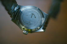 Load image into Gallery viewer, Bernhardt Binnacle Anchor 3