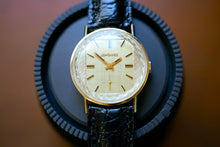 Load image into Gallery viewer, *RARE* NOS Longines Cal.370 Linen Dial w/ Prism cut crystal (10k Gold Filled)