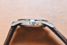 Load image into Gallery viewer, *RARE* Wittnauer Fluted Bezel (Circa 1960)
