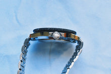 Load image into Gallery viewer, 1970’s Timex Manual Wind Diver