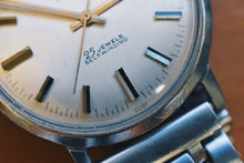 Load image into Gallery viewer, Benrus 3 Star 25 Jewel Automatic