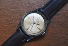 Load image into Gallery viewer, *RARE* Wittnauer Fluted Bezel (Circa 1960)