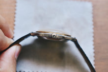 Load image into Gallery viewer, *RARE* Longines Ultra Chron High Beat Date (14K Gold Cap Bezel)