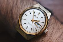 Load image into Gallery viewer, Bulova Oceanographer 333 ETA 2879