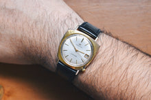 Load image into Gallery viewer, *RARE* Hamilton Taurus 64028-4 Automatic Date