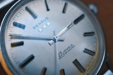 Load image into Gallery viewer, Benrus 3 Star 25 Jewel Automatic