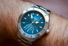 Load image into Gallery viewer, Reverie Diver