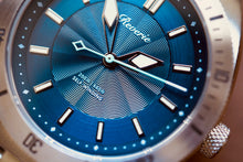 Load image into Gallery viewer, Reverie Diver