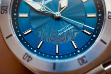 Load image into Gallery viewer, Reverie Diver