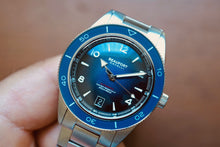 Load image into Gallery viewer, Beaufort Cavalli Diver