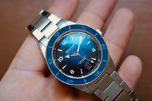 Load image into Gallery viewer, Beaufort Cavalli Diver