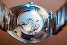 Load image into Gallery viewer, Reverie Diver