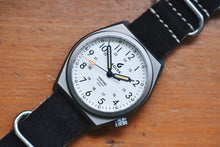 Load image into Gallery viewer, BOLDR Venture Titanium Auto Sandstorm