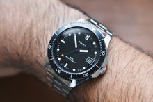 Load image into Gallery viewer, 1970’s Timex Manual Wind Lollipop Diver