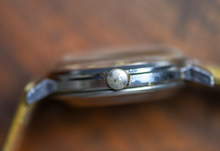 Load image into Gallery viewer, Timex Self-Wind (Circa 1960)