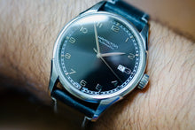 Load image into Gallery viewer, Hamilton Valiant Automatic