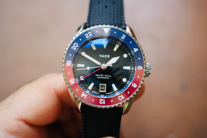 Vaer G7 Meridian Navy/Red - 39mm GMT