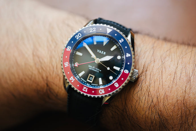 Vaer G7 Meridian Navy/Red - 39mm GMT