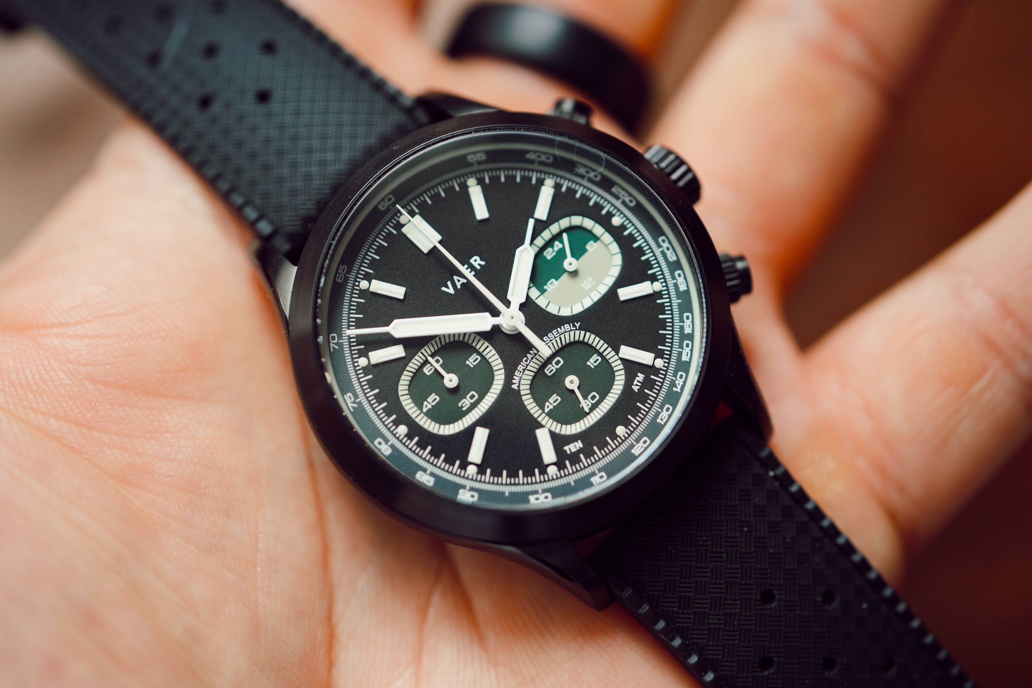 Vaer R1 Tactical Chronograph – The Time Teller Shop