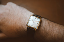 Load image into Gallery viewer, Vintage Enicar Star Jewels 200 – Rectangular Date