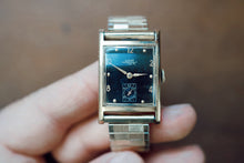Load image into Gallery viewer, Girard Perregaux Small Seconds Tank