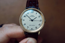 Load image into Gallery viewer, Vintage Timex Auto Linen Dial