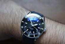 Load image into Gallery viewer, VAER D7 Arctic Swiss Diver