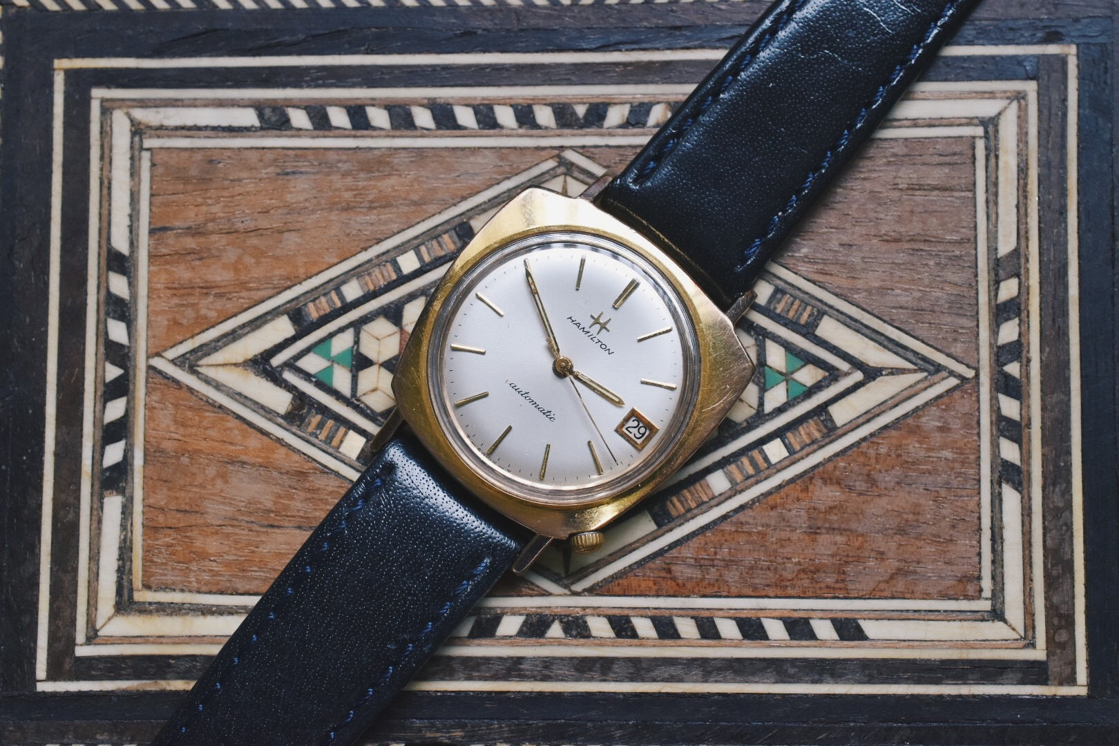 RARE* Hamilton Taurus 64028-4 Automatic Date – The Time Teller Shop