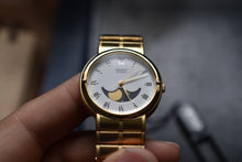 Load image into Gallery viewer, *RARE* Seiko Quartz Moonphase Date (NOS w/ Hang Tag)